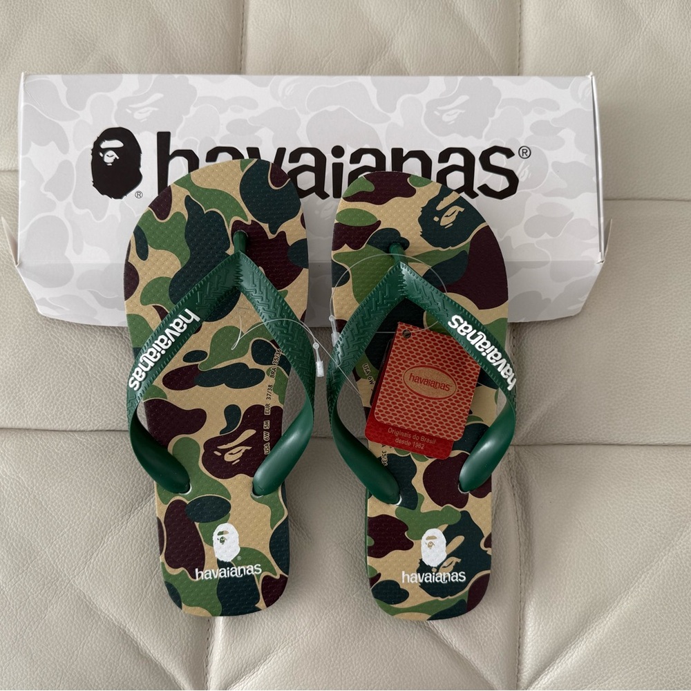 NIB havianas x bape flip flops in green camo